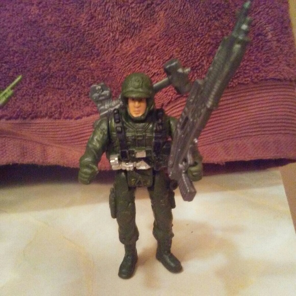 Movable soldiers with weapons - Picture 5 of 7
